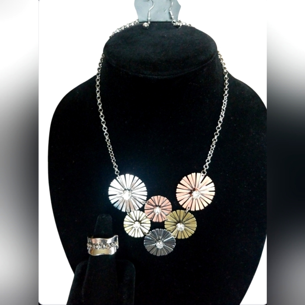 NWT Set Necklace with Rhinestones Earrings & Stretchable Ring